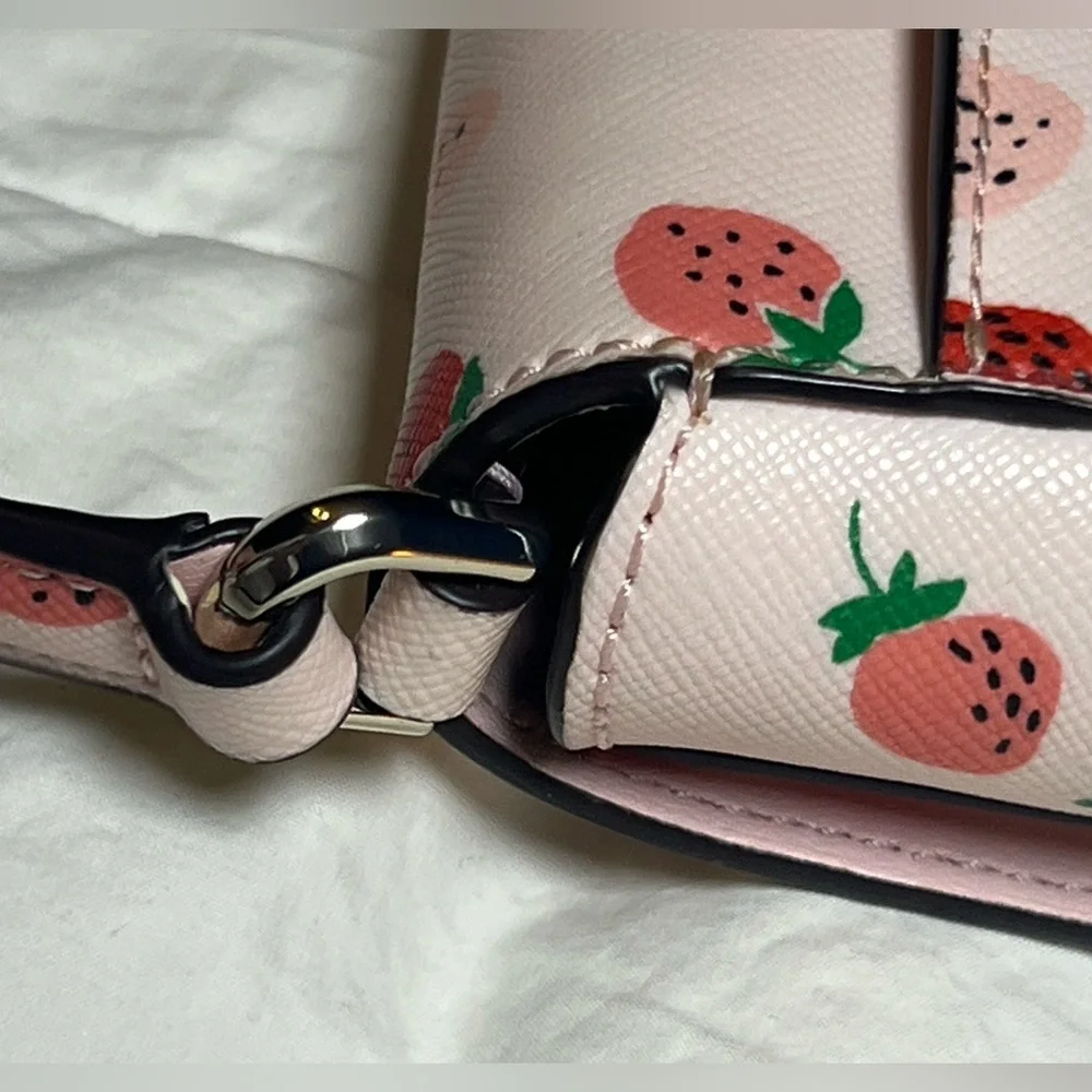🍓Kate Spade Strawberry Print Phone Crossbody Bag Pink Slim Mini Flap